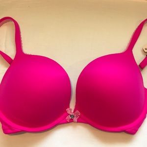 NWT VS Body by Victoria Push-Up Bra